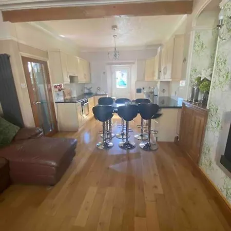 5 Min Walk To Beaches & Pembrokeshire Coast Path Tenby Exterior photo