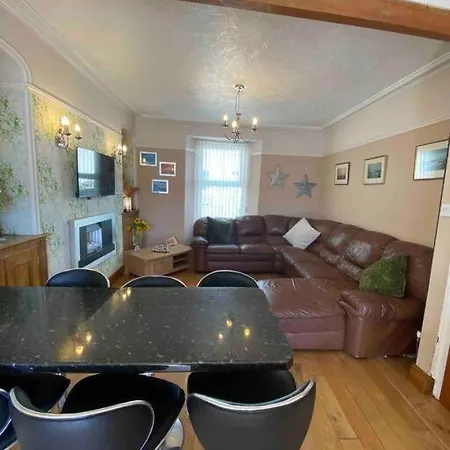 5 Min Walk To Beaches & Pembrokeshire Coast Path Tenby Exterior photo
